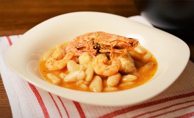 Alubias blancas con langostinos: receta casera, suculenta y nutritiva