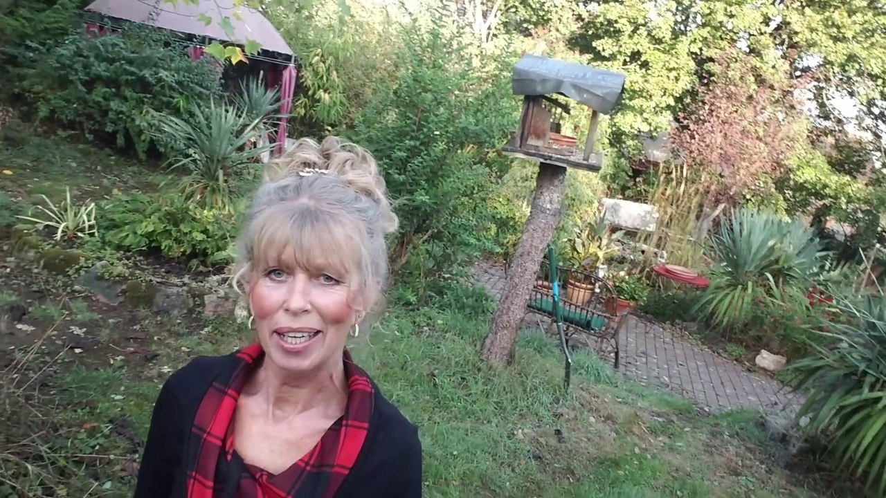 B6 - Gartenschau im September. Tierfreundlicher Garten