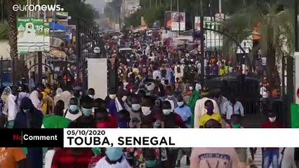 شاهد: عشرات الآلاف من أتباع "الطريقة المريدية" بالسنغال يحجون إلى طوبى وسط مخاوف من تفشي كورونا