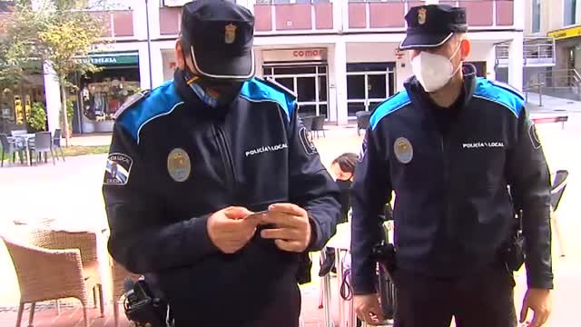 Patrullas de la Policía Local de Ourense para evitar las reuniones de personas no convivientes