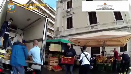 Messina - Ambulanti abusivi, sequestrate 2 tonnellate di frutta e verdura (06.10.20)