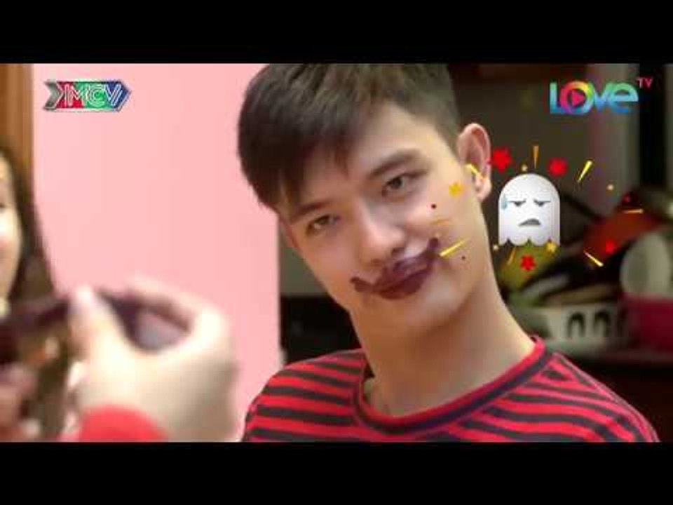 Đăng Khoa được đồng đội vẽ cho SON MÔI HOT TREND làm cho mọi cô gái GHEN TỴ 