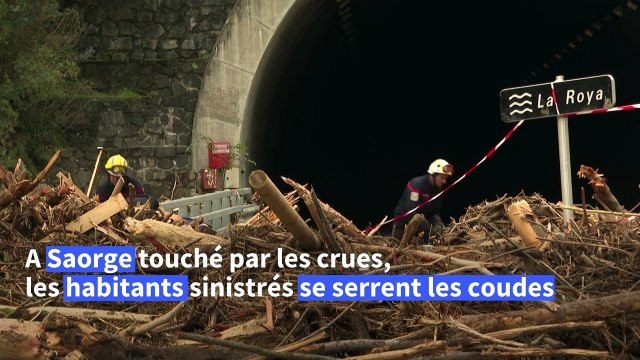 Dans un village sinistré des Alpes-Maritimes, les habitants sinistrés se serrent les coudes