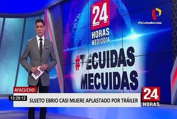 Registran momento en que motociclista casi es aplastado por un tráiler
