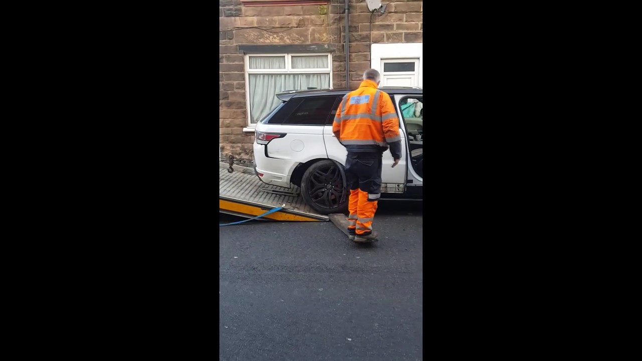 $100,000 Car Getting Towed away after Drunk Driver Crashes Into The Car VID ID - VIDID