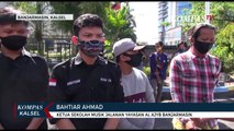 Sampaikan Aspirasi, Musisi Jalanan Menyanyi di Depan Kantor DPRD Banjarmasin