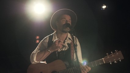 Tuure Kilpeläinen Ja Kaihon Karavaani - Rakastan sua niin et se sattuu