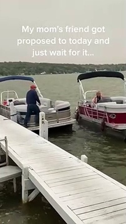 Une demande en mariage tombe à l'eau
