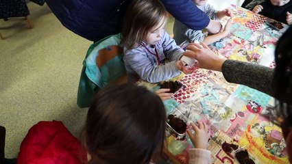visite d'Eric Rommel et de la délégation Enseignement à la rencontre des animatrices cantine et des enfants