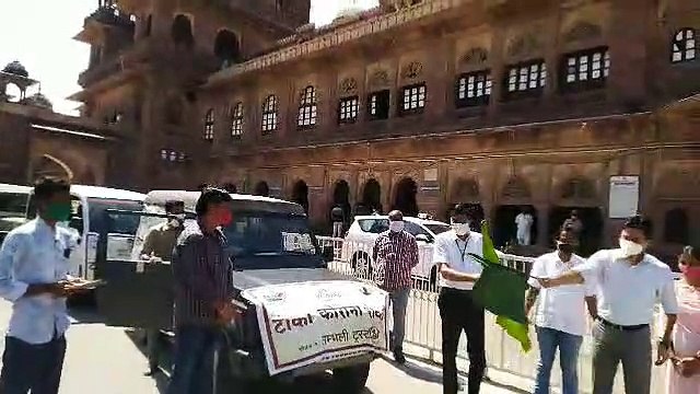 ‘टोको- कोरोना रोको’ अभियान के वाहनों को दिखाई हरी झंडी