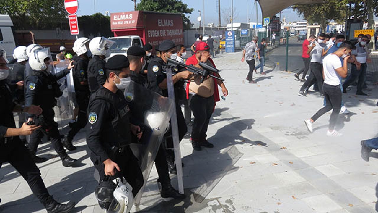 Harem'de eylem yapan minibüsçülere polis müdaha...