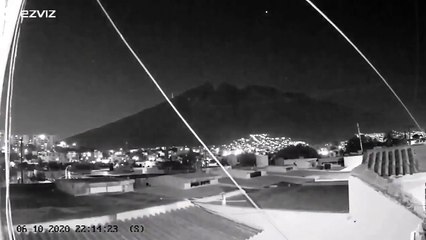 Télécharger la video: Palla di fuoco in Messico, le incredibili immagini del passaggio nel cielo