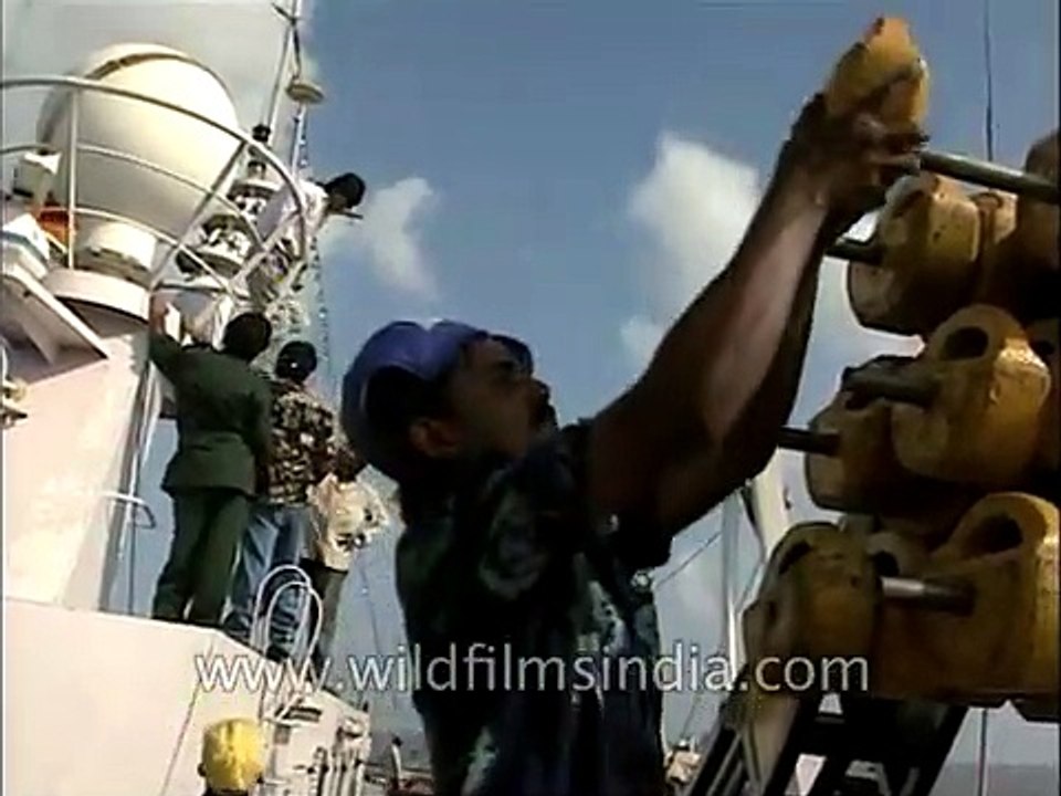 Shahrukh Khan shoots an action sequence for a Bollywood film