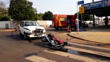 Carro e moto se envolvem em colisão frontal no Santa Cruz