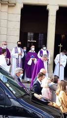 Obsèques de Victorine Dartois : le prêtre qui officie, parrain de la jeune fille