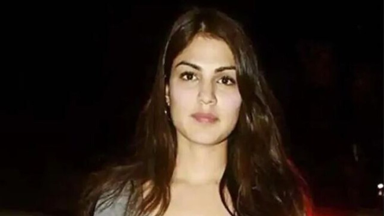 Rhea walks out of Byculla jail after 28 days; 4 PFI members sent to 14-day custody over Hathras unrests; more