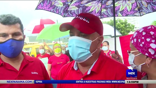 Dueños de buses colegiales cierran parte de la Cinta Costera - Nex Noticias