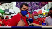 Transportistas de busitos colegiales cierran la vía en la Cinta Costera - Nex Noticias