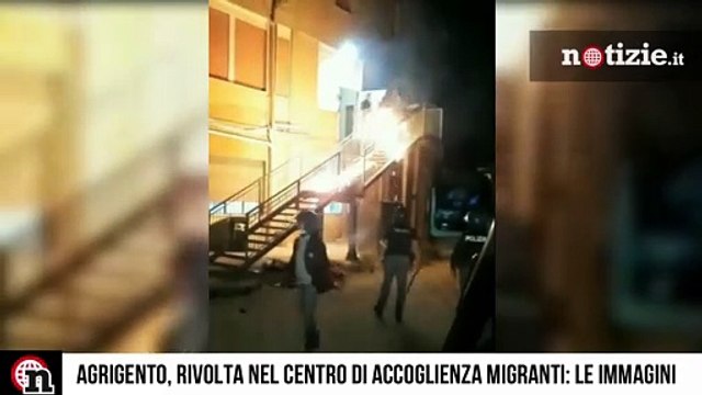 Agrigento, rivolta nel centro di accoglienza migranti: le immagini dell'incendio