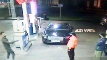 Mohamed Salah saltó en defensa de un indigente