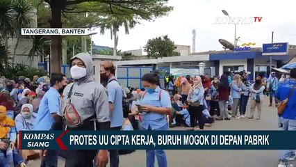 Buruh Tangerang Mogok Kerja di Depan Pabrik Protes UU Cipta Kerja