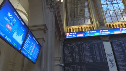 El Ibex 35 rompe con su racha alcista al perder un 0,38 % pero mantiene los 6.900