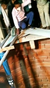 सौ फीट गहरे कुएं में कूदा युवक, तलाश में जुटा रहा प्रशासन