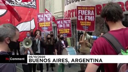 الأرجنتينيون يتظاهرون لمطالبة صندوق النقد الدولي بإعادة جدولة ديونه