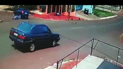 Impressionante: vídeo mostra motociclista sendo arremessado em grave acidente no Morumbi