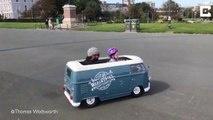 Ce papa a construit un Mini VW Camper pour son fils
