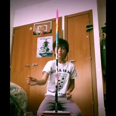 This kid stacked 8 markers together, flipped it, landed upright