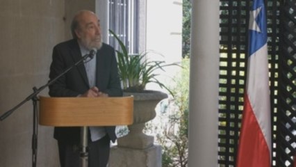 España agasaja al poeta chileno Raul Zurita