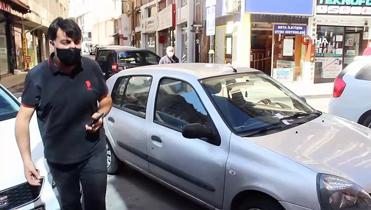 Araçların motoruna giren yaramaz kedi için seferber oldular