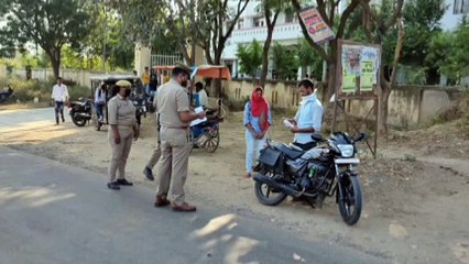नियमों का उल्लंघन करने पर पुलिस ने की कारवाई