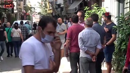 Beyoğlu’nda ruhsatsız iş yerleri mühürlendi