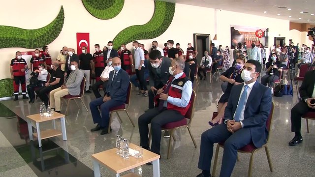 Sultangazi Belediyesi personeline afet eğitimi sertifikası