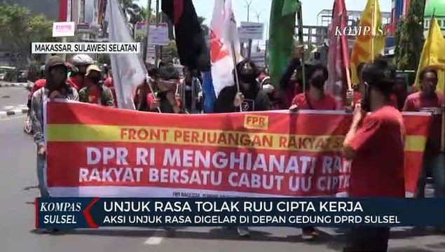 Unjuk Rasa Tolak Ruu Cipta Kerja Digelar Di Depan Gedung DPRD Sulsel
