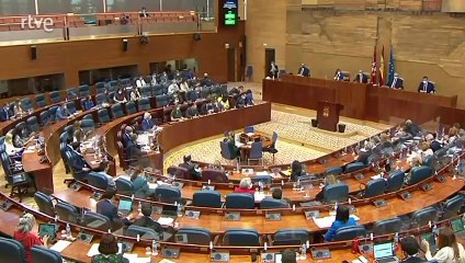 Isa Serra: "Utilizan la crisis para atacar lo público y favorecer a sus amigos"