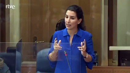 Ayuso: "Los políticos no somos sanitarios aunque parece que algunos políticos tienen recetas para todos"