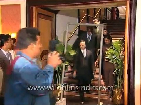 Sunil Dutt parties it up in Bombay, Sanjay Dutt joins in, Sridevi present