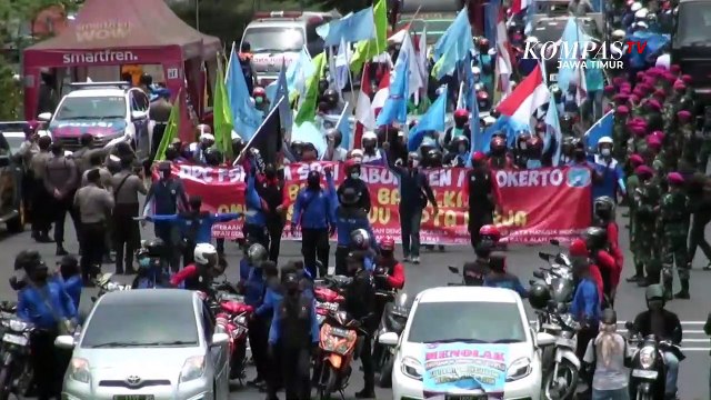 Demo Omnibus Law Ricuh di Grahadi Surabaya, Sejumlah Massa Diamankan Polisi