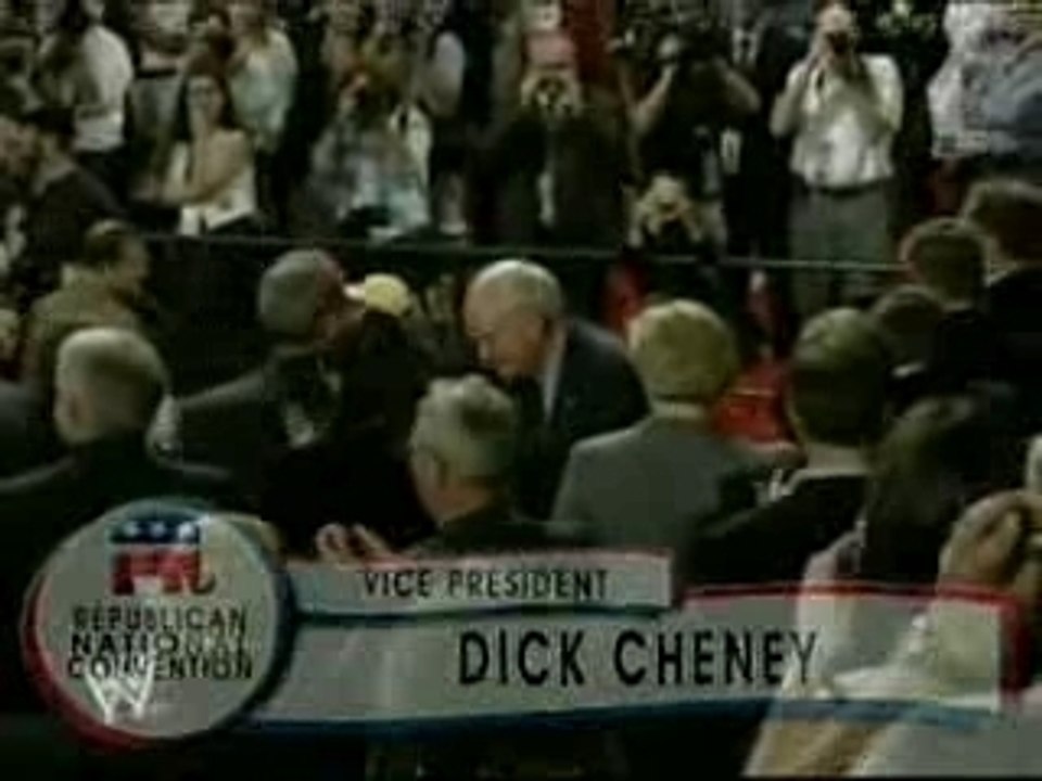 shawn michaels with linda mcmahon and ivory (8/30/04)