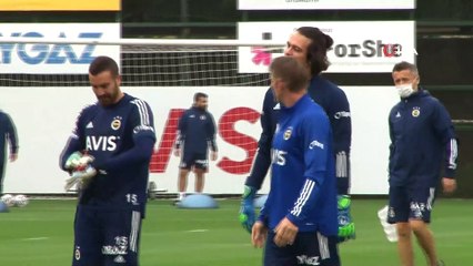 Fenerbahçe yağmur altında çalıştı