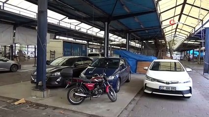 Dolu uyarısını duyan soluğu kapalı pazar yerlerinde aldı