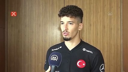 Altay Bayındır: "Göğsümde milli forma var"