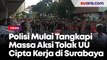 Polisi Bekuk Massa Aksi Tolak UU Cipta Kerja di Surabaya