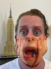 Macaulay Culkin choisit un masque hilarant en référence à “Maman, j'ai raté l'avion”