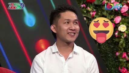 Cô gái tự nhận mình TỰ KỈ buồn buồn ngồi NÓI CHUYỆN với CHÓ khiến chàng trai hoảng hốt  BMHH