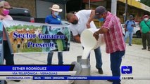 Productores protestan y cierran la vía en Veraguas - Nex Noticias