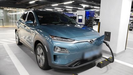 화재 잇따른 현대 코나 전기차 2만 5천여 대 리콜 / YTN